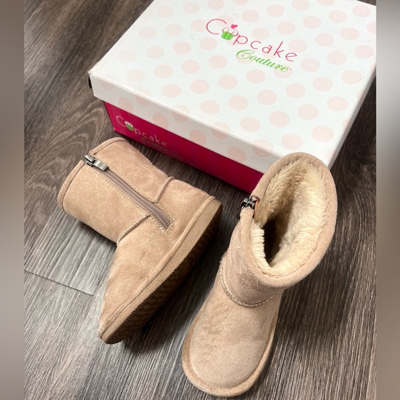 Cupcake couture Lil Comfy Champagne color boots toddler size 7 - Picture 3 of 10